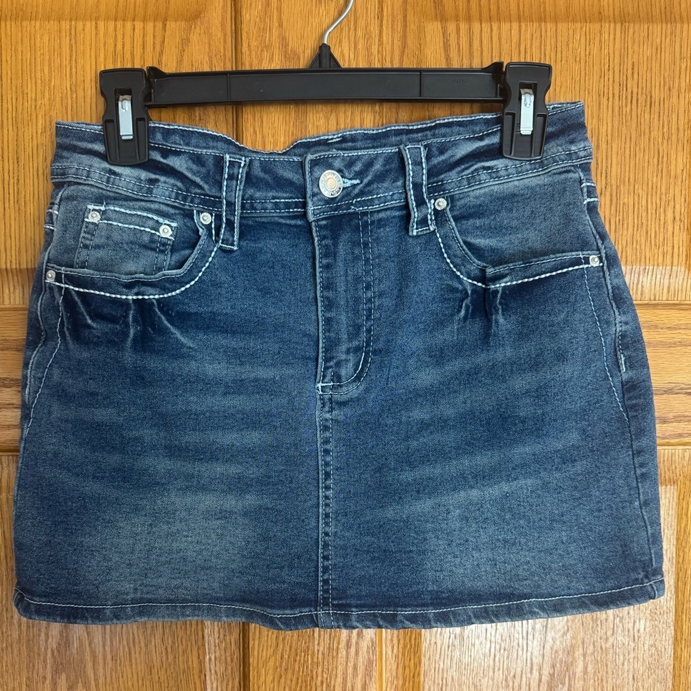 ROMWE J-Fashion Y2K Low-Waist Butterfly Embroidery Denim Mini Skirt Size 6